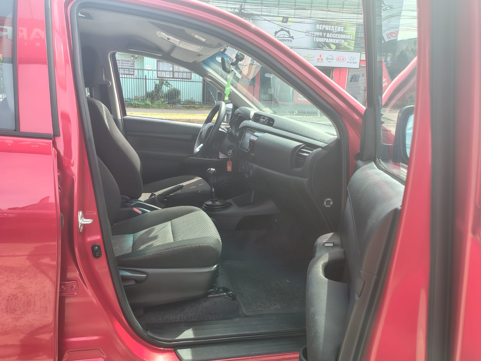 2023 Toyota DIESEL HILUX D CAB DX 4X4 2.4 - Imagen 2