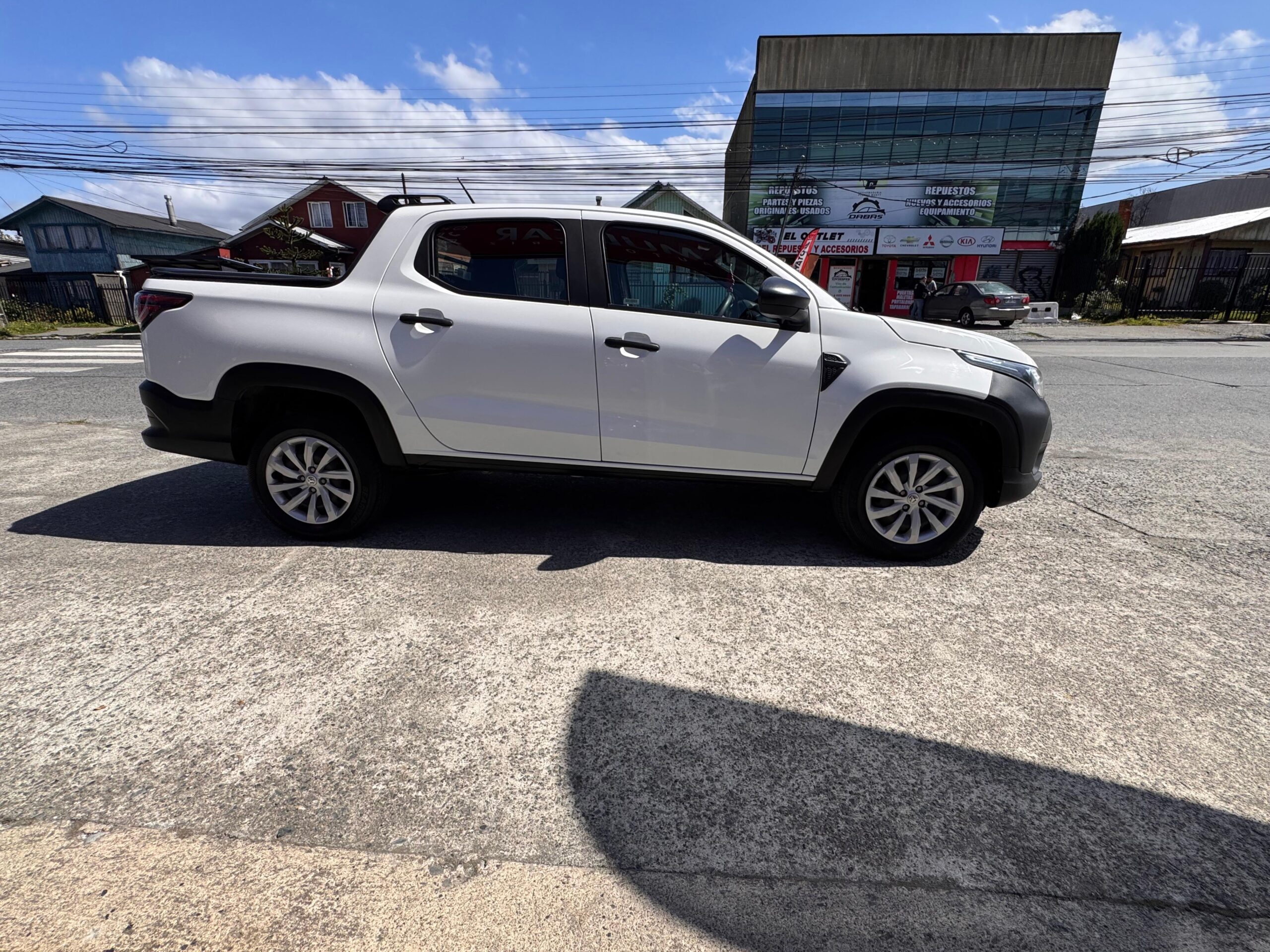 2022 Ram BENCINA 700 SLT CD 1.4 - Imagen 10