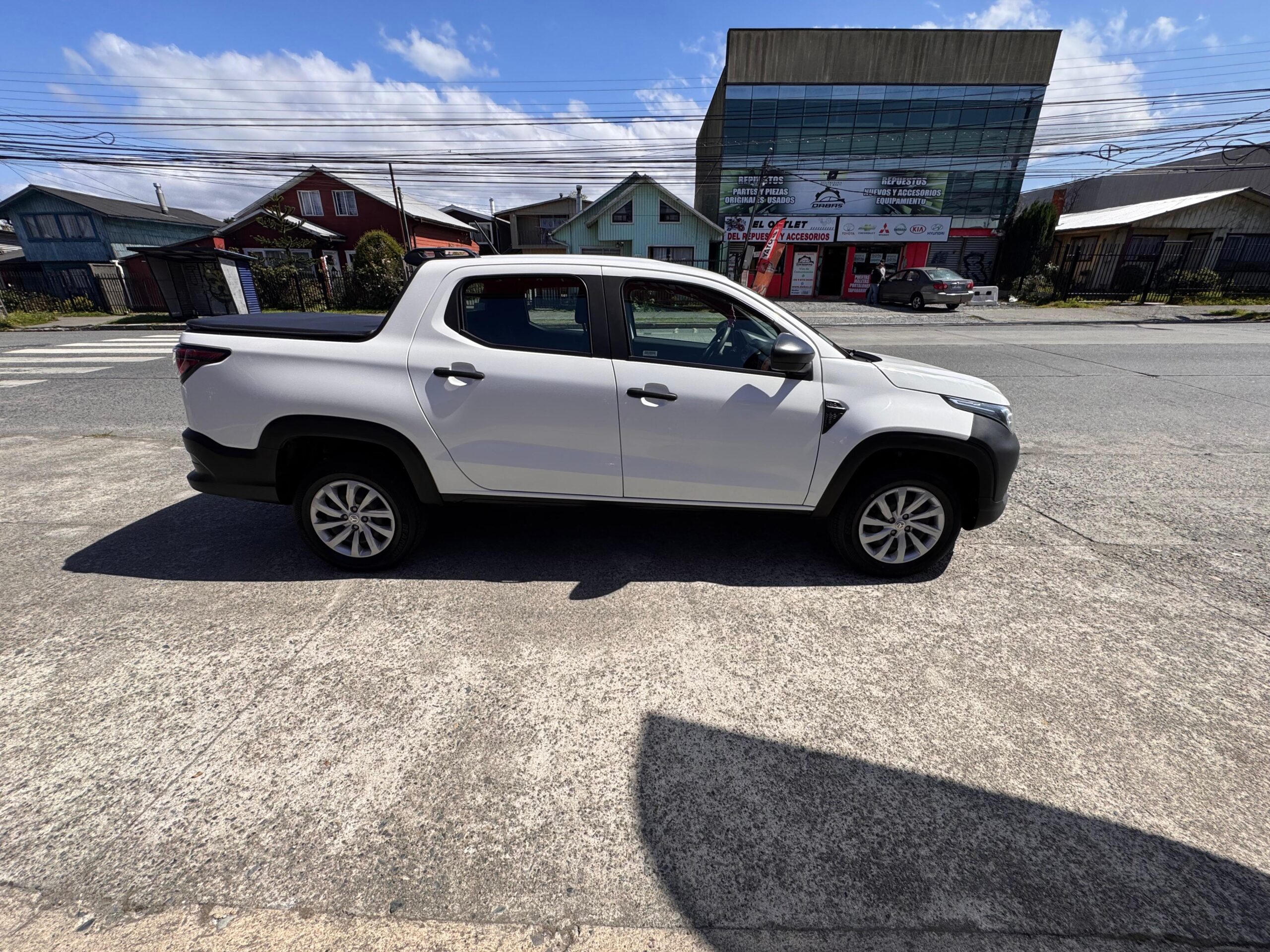 2022 Ram BENCINA 700 SLT CD 1.4 - Imagen 11