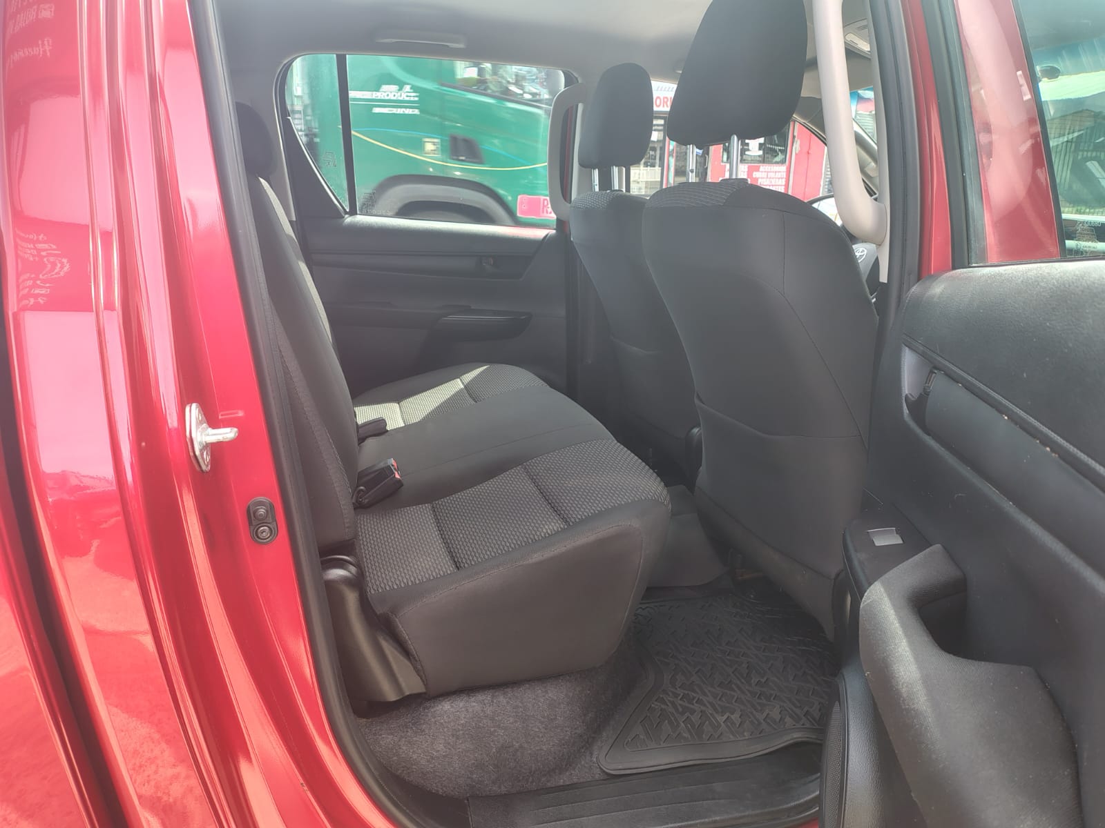 2023 Toyota DIESEL HILUX D CAB DX 4X4 2.4 - Imagen 3