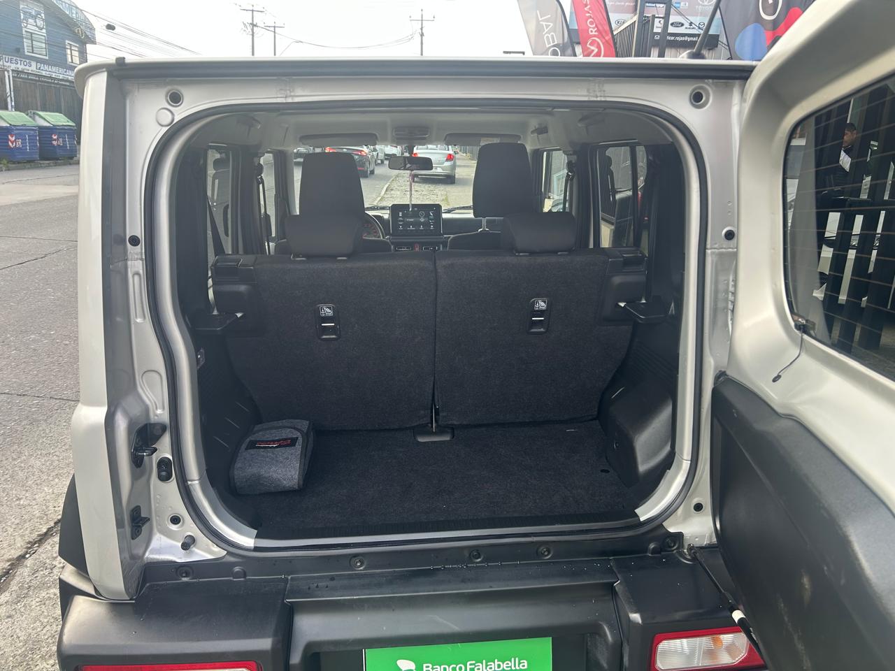 2025 Suzuki JIMNY 4WD 1.5 AUTOMATICO - Imagen 5