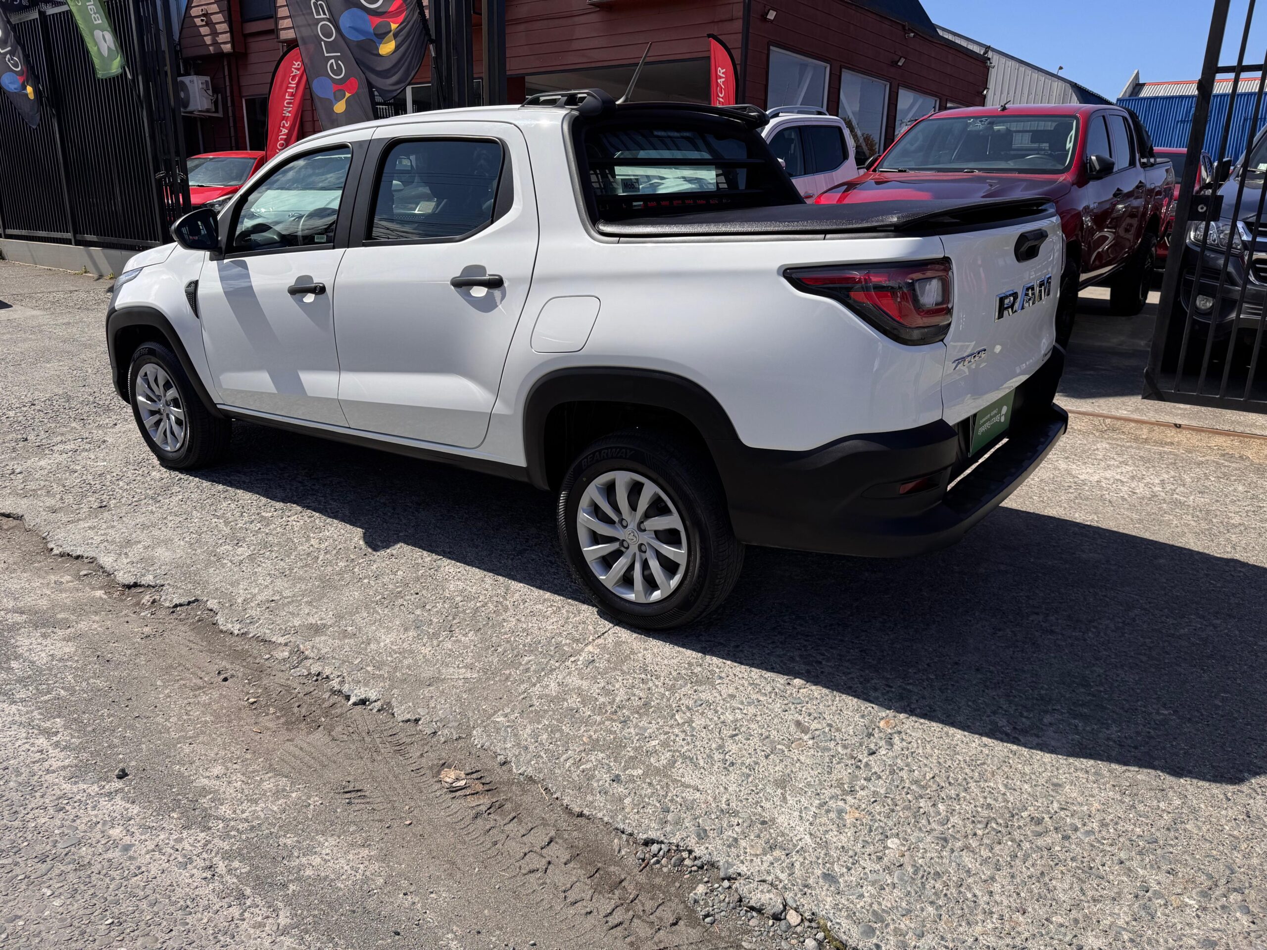 2022 Ram BENCINA 700 SLT CD 1.4 - Imagen 5