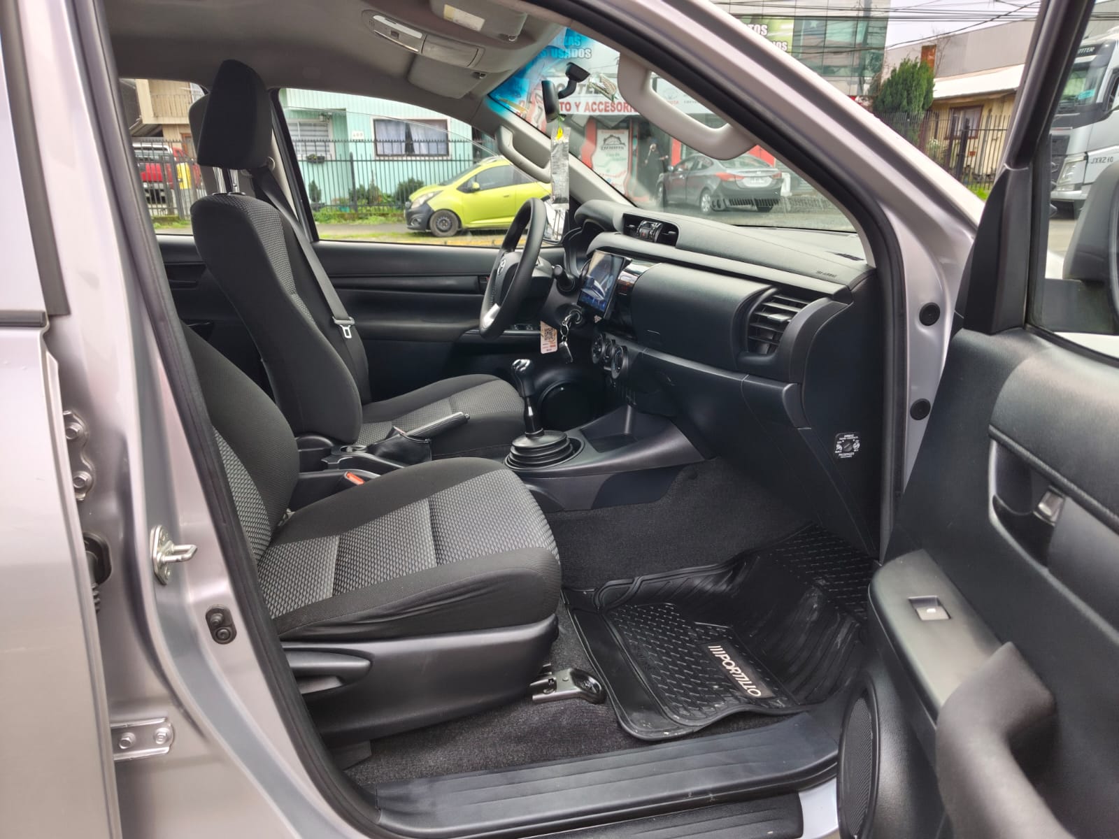 2017 Toyota DIESEL HILUX D CAB TDI DX 2.4 - Imagen 5
