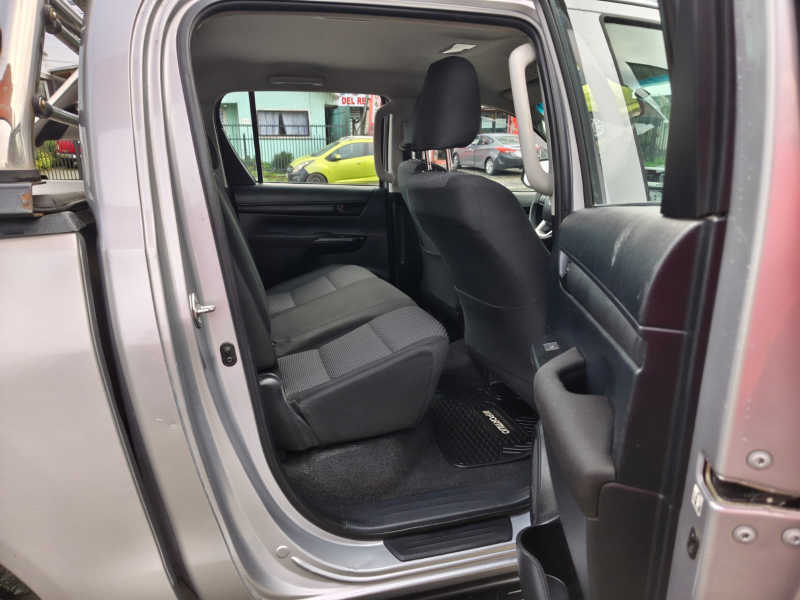 2017 Toyota DIESEL HILUX D CAB TDI DX 2.4 - Imagen 6