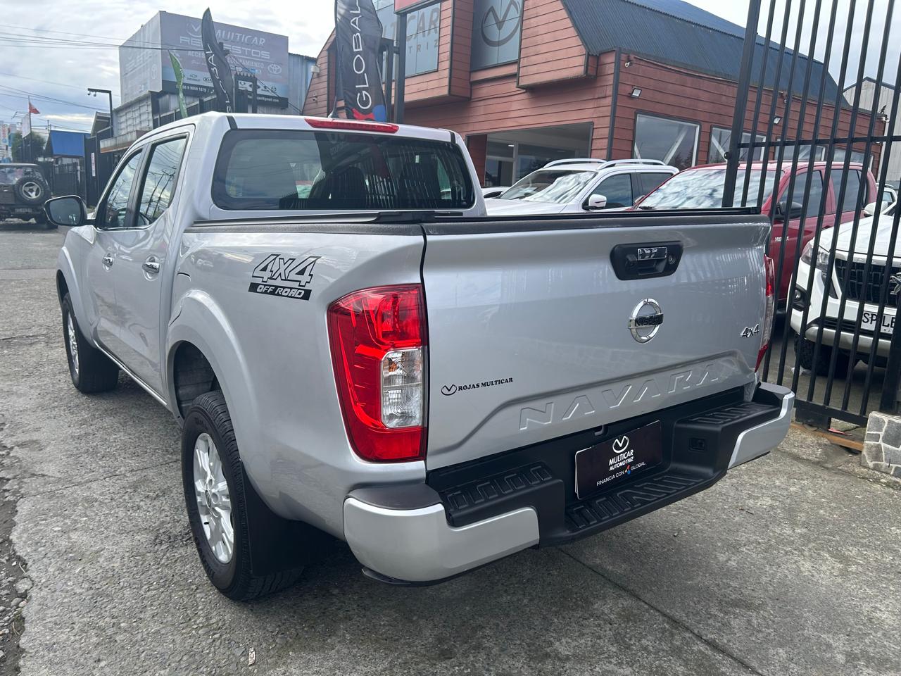 2023 Nissan DIESEL NAVARA D CAB 4X4 2.3 AT - Imagen 8