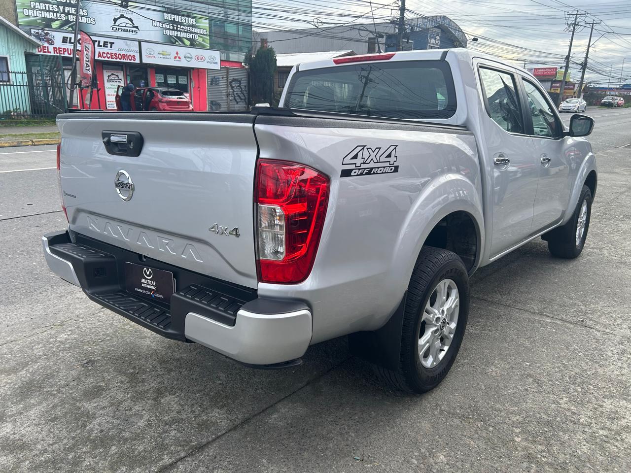 2023 Nissan DIESEL NAVARA D CAB 4X4 2.3 AT - Imagen 9