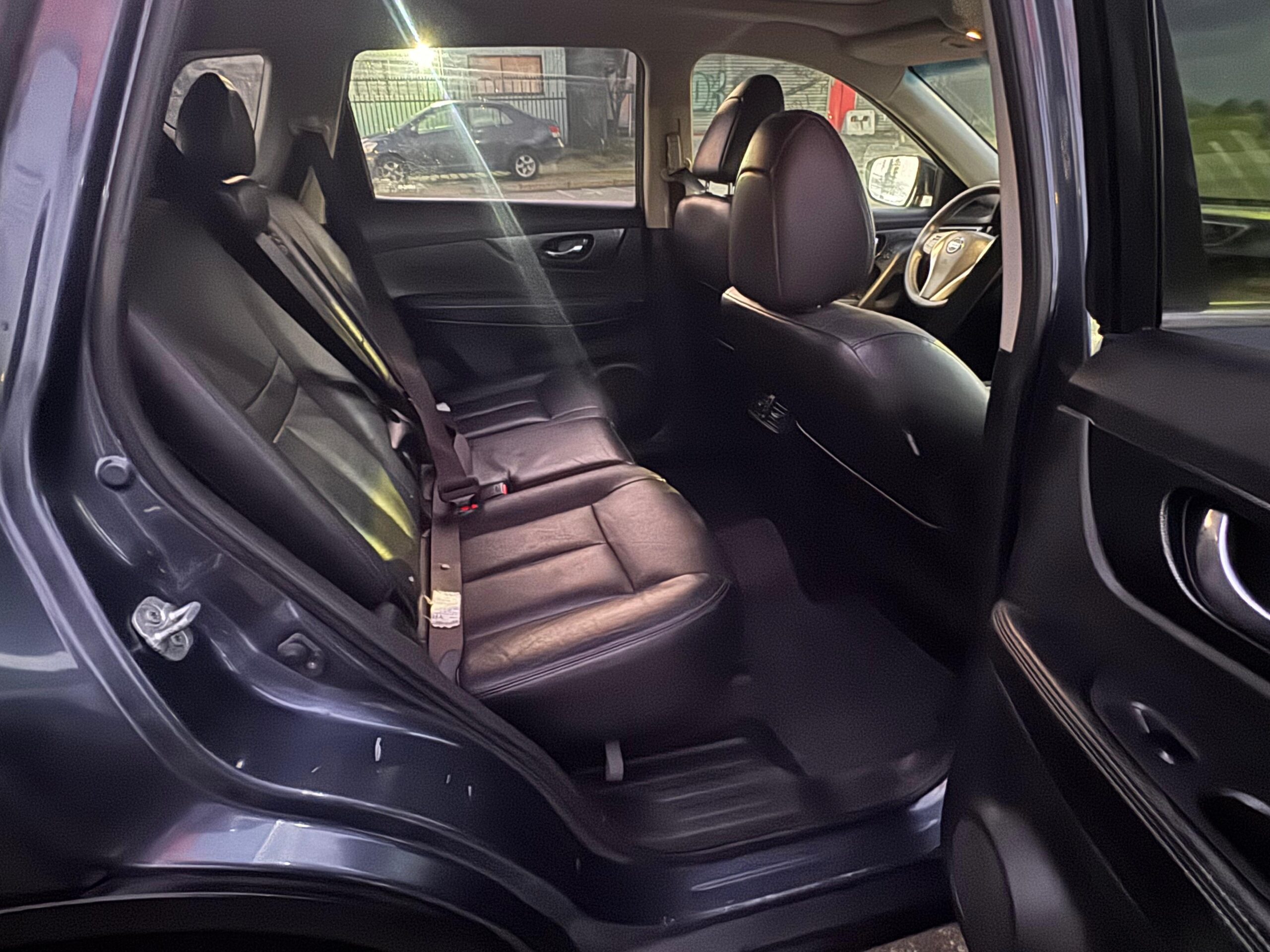 2016 Nissan X TRAIL 2.5 AUT BENCINA - Imagen 3