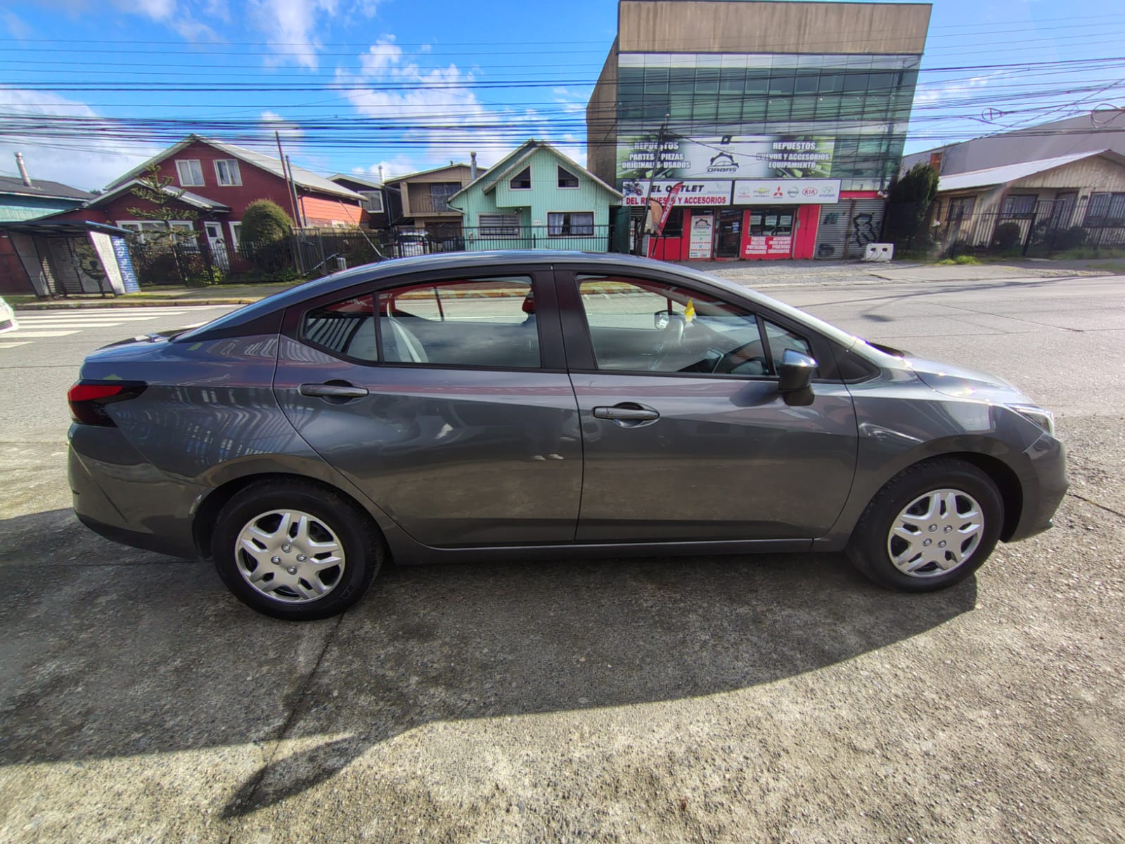 2023 Nissan VERSA MT 1.6 BENCINA - Imagen 3
