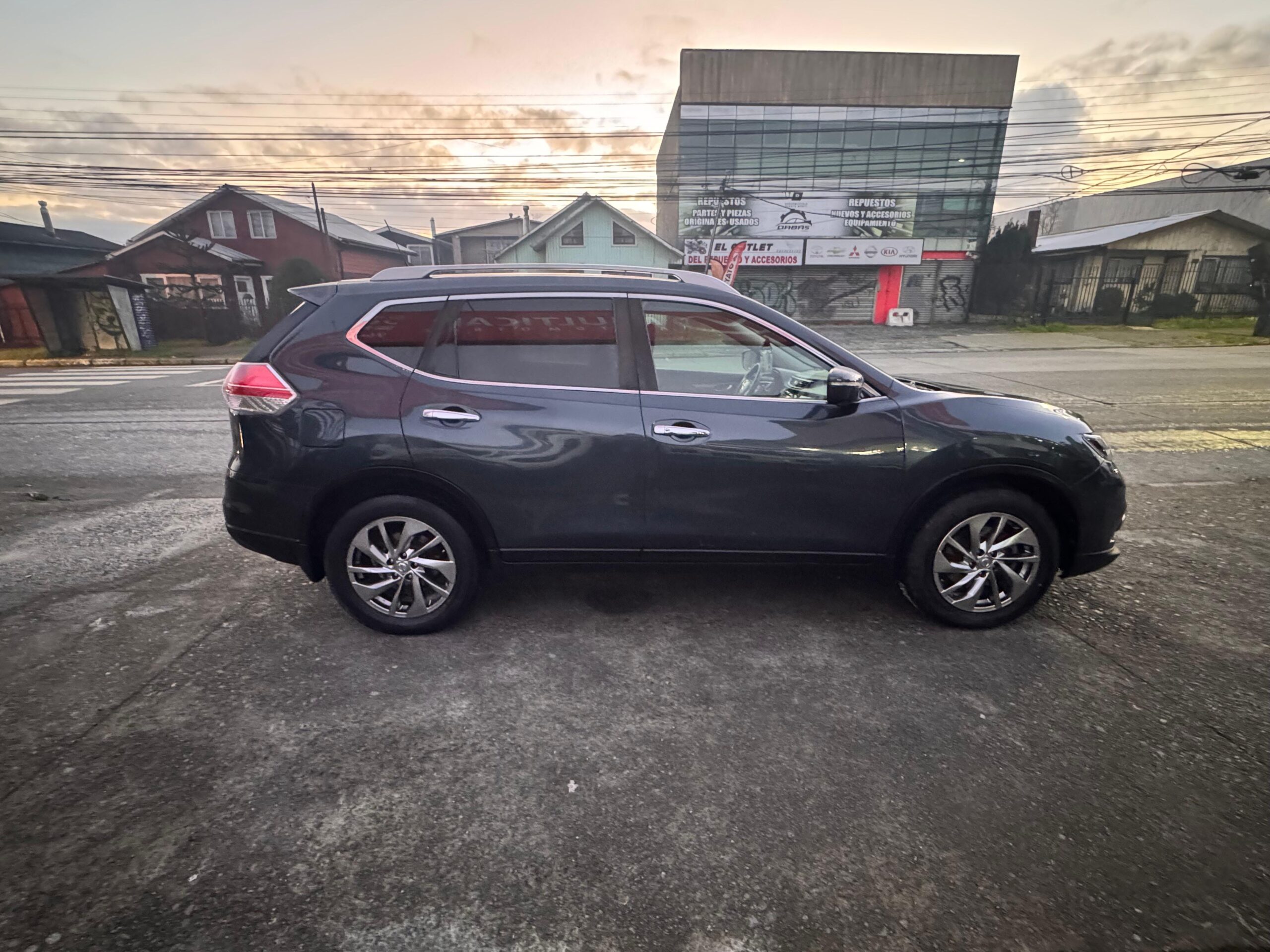2016 Nissan X TRAIL 2.5 AUT BENCINA - Imagen 6
