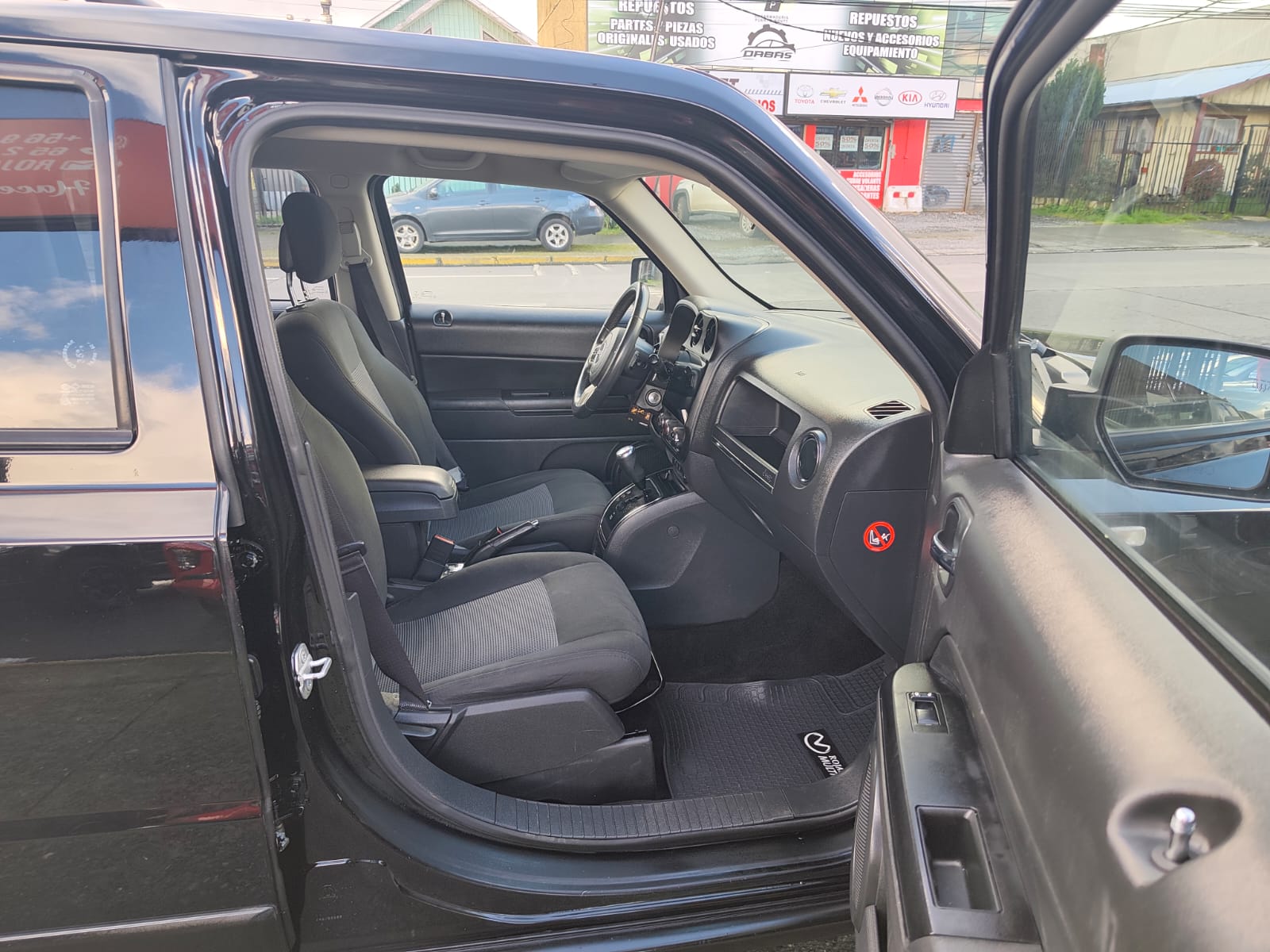 2015 Jeep BENCINA PATRIOT 4X4 2.4 AUT - Imagen 6