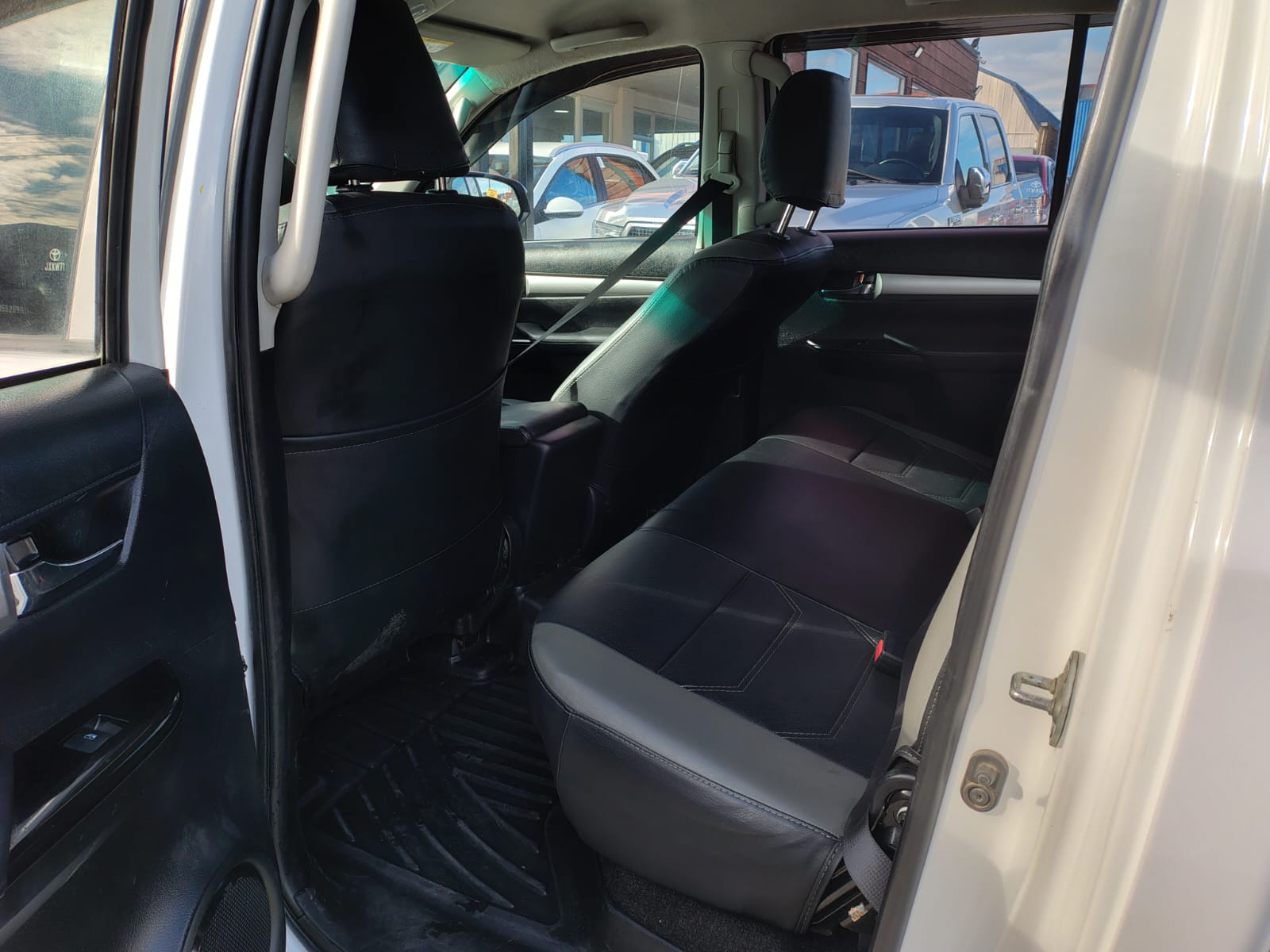 2018 Toyota HILUX SR 4X4 2.4, DIESEL - Imagen 10