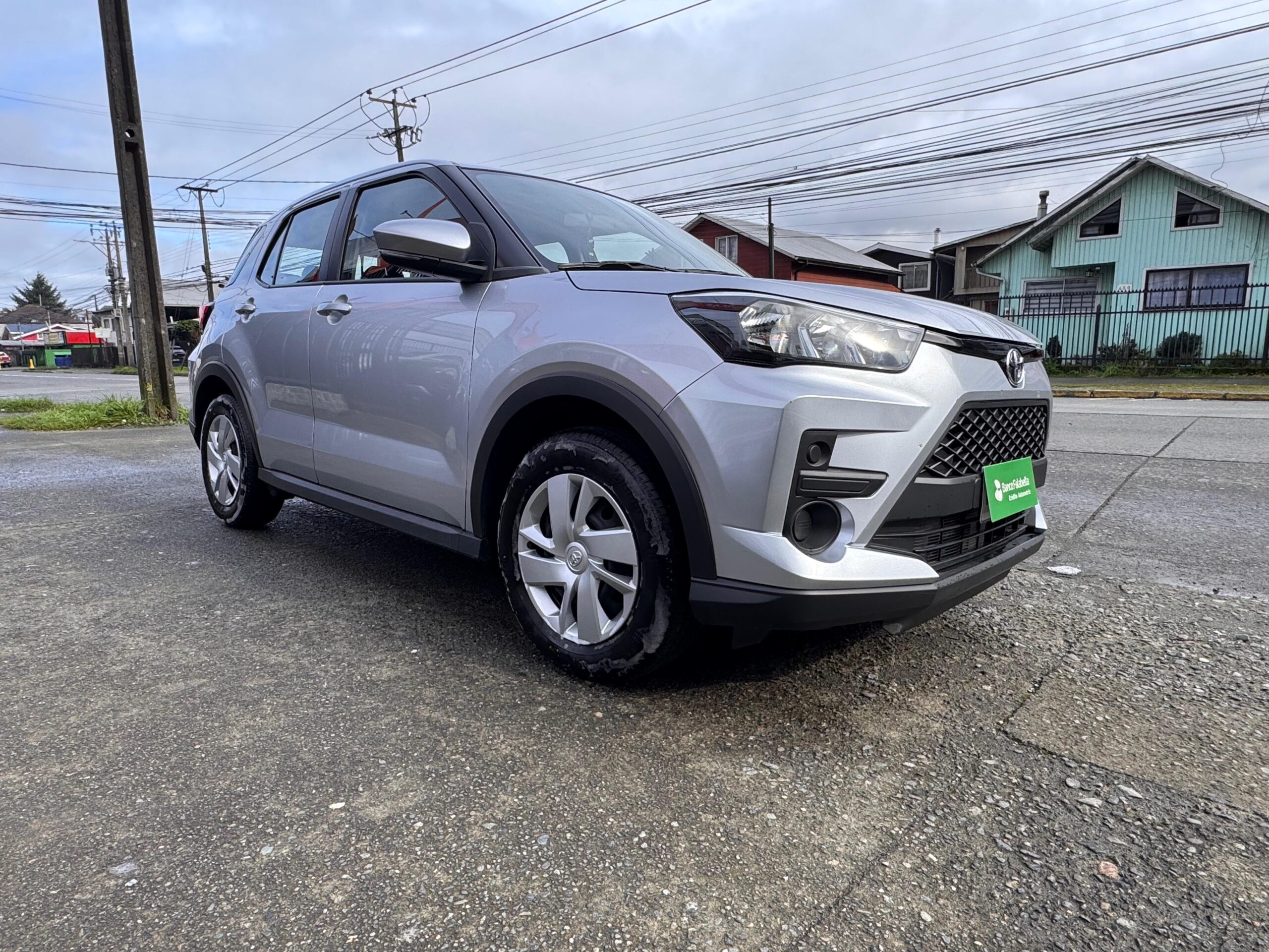 2025 Toyota RAIZE 4X2 1.2 BENCINA - Imagen 4