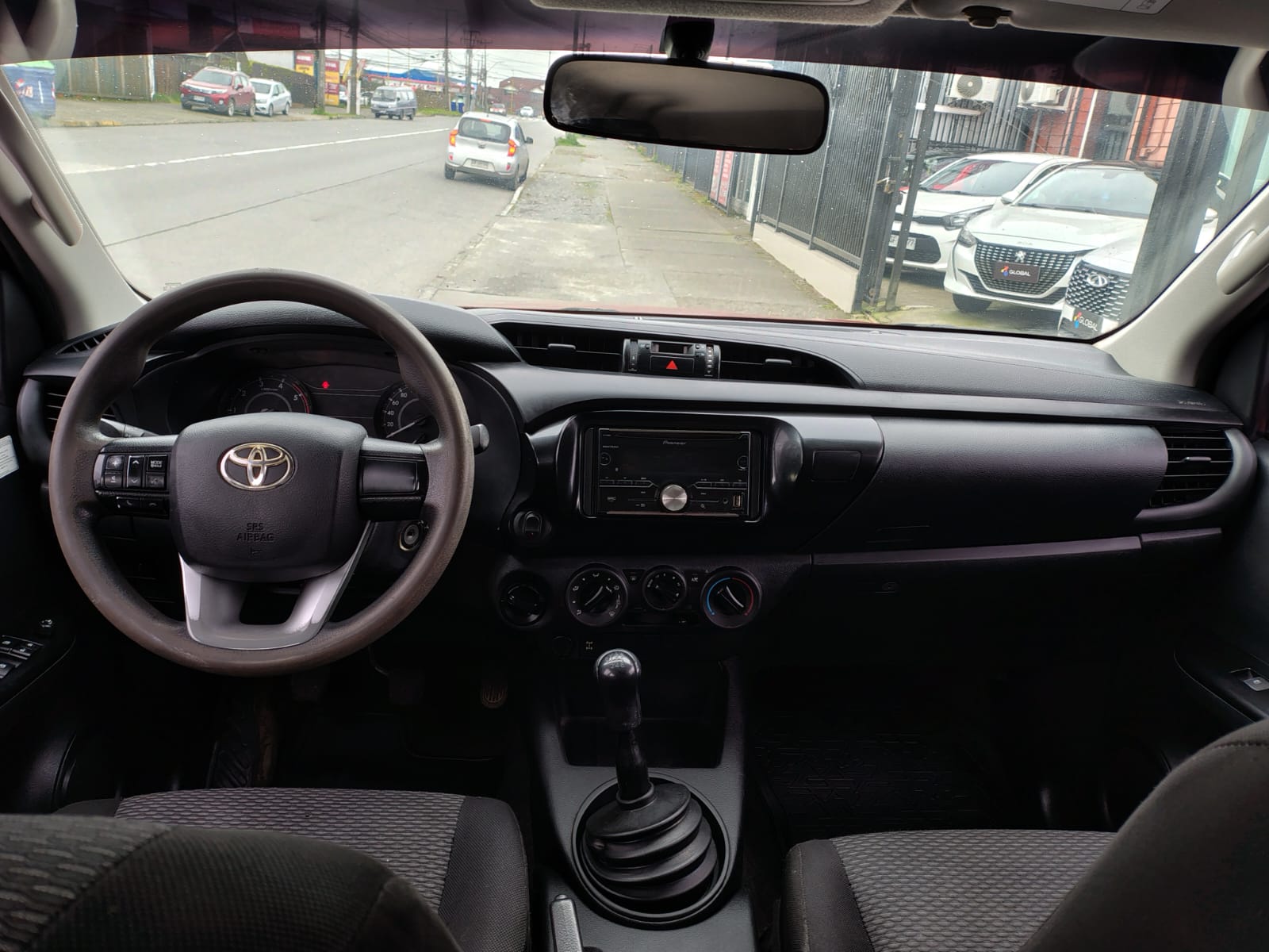 2017 Toyota DIESEL HILUX D CAB 4X4 2.4 - Imagen 10