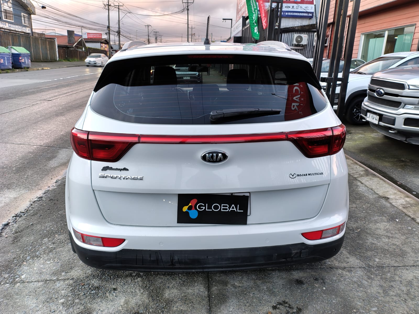 2017 KIA SPORTAGE LX 2.0 BENCINA - Imagen 6